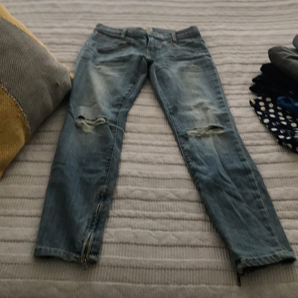 Mid rise jeans